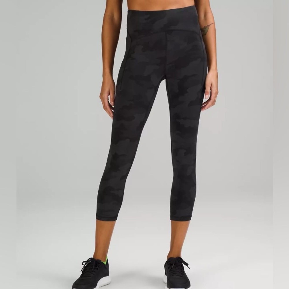 Lululemon Black Camo Leggings With Pockets 23 Inch